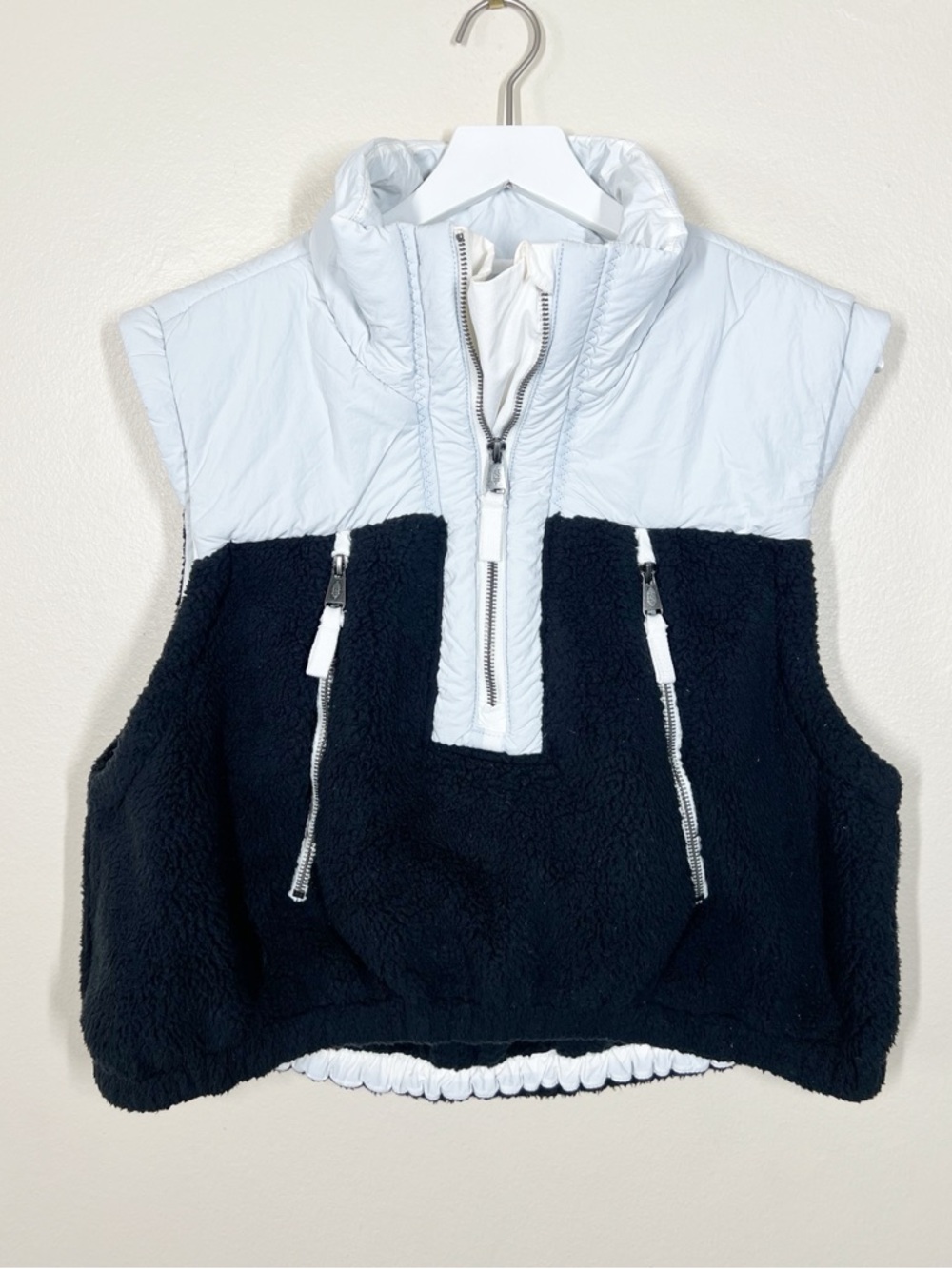 Free People Movement Journey Ahead Sherpa Cropped Vest Women’s Size Medium Black - Picture 2 of 11